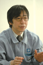 住宅建材事業部製造供給部 東北エントランス製造部佐藤充宏部長