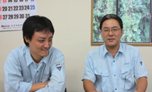 水村 滋代表取締役専務（右）と白畑武司生産課長（左）