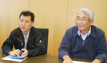 代表取締役社長の平岩益夫氏（右）と取締役製造グループマネージャーの佐々木弘氏（左）
