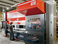 画像：HG-ATCは多品種少量生産の曲げ工程に効果絶大