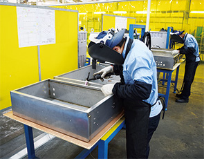 画像：板金加工を主体に、タイ・ベトナムで装置部品のEMS事業を展開