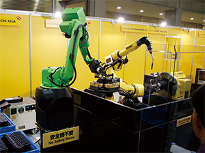画像：溶接工程のIoT対応・ロボット化がすすむ