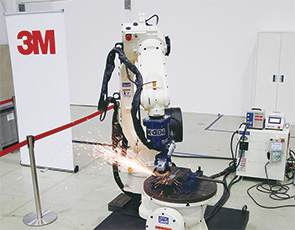 画像：スリーエムと愛知産業、ロボット研磨事業で提携