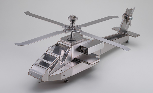 画像：戦闘ヘリの細部まで忠実に表現 ― 設計から製作まで一人で完結