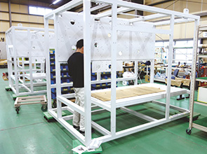 画像：2002年頃からレーザ溶接技術を活用して加工領域を拡大