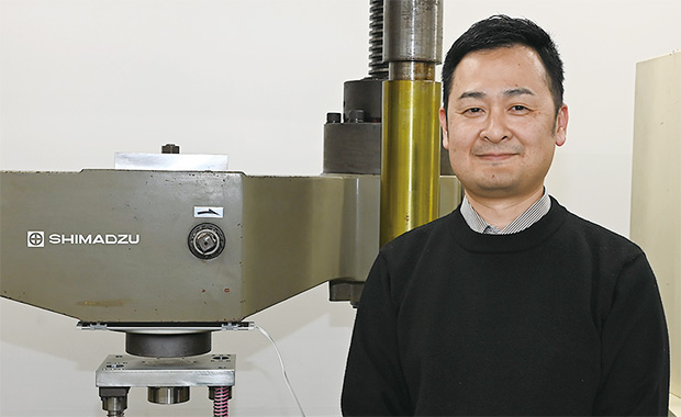 画像：軟質材料を工具として金属表面に凹凸を転写する技術の研究
