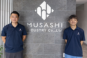 画像：全社一丸で飽くなき改善 ― 高所作業車の中核サプライヤーに成長