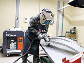 画像：アウトソーサーとして、ものづくり力を強化して成長・発展