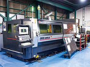 画像：曲げ加工の未来を担う女性たち ― 最新設備導入で即戦力に