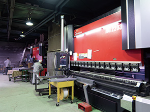 画像：蓄積された技術力とチームワークで少人数ながら「超短納期対応」を実現