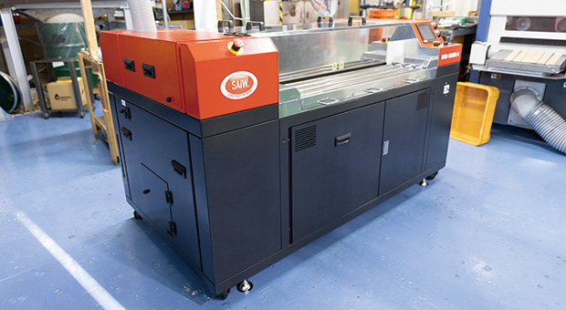 画像：「ものづくりの“風景”を変えたい」 ― シート洗浄機の導入で洗浄工程を変革