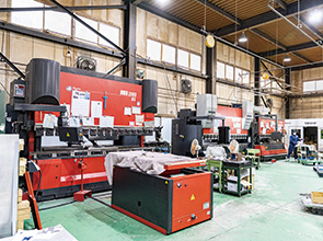 画像：“食品製造”に特化した一貫生産工場 ― 重厚長大の大型装置生産に対応