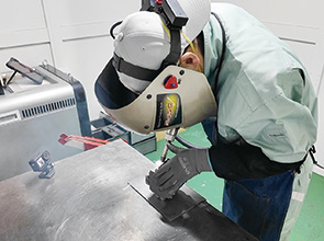 画像：第三者承継をきっかけに板金企業と宇宙スタートアップが「共創」