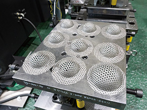 画像：金型技術とサーボプレスのシナジーで「五角形のビジネスモデル」を進化